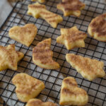 Köstliche Rahmplätzchen mit Zimt und Zucker
