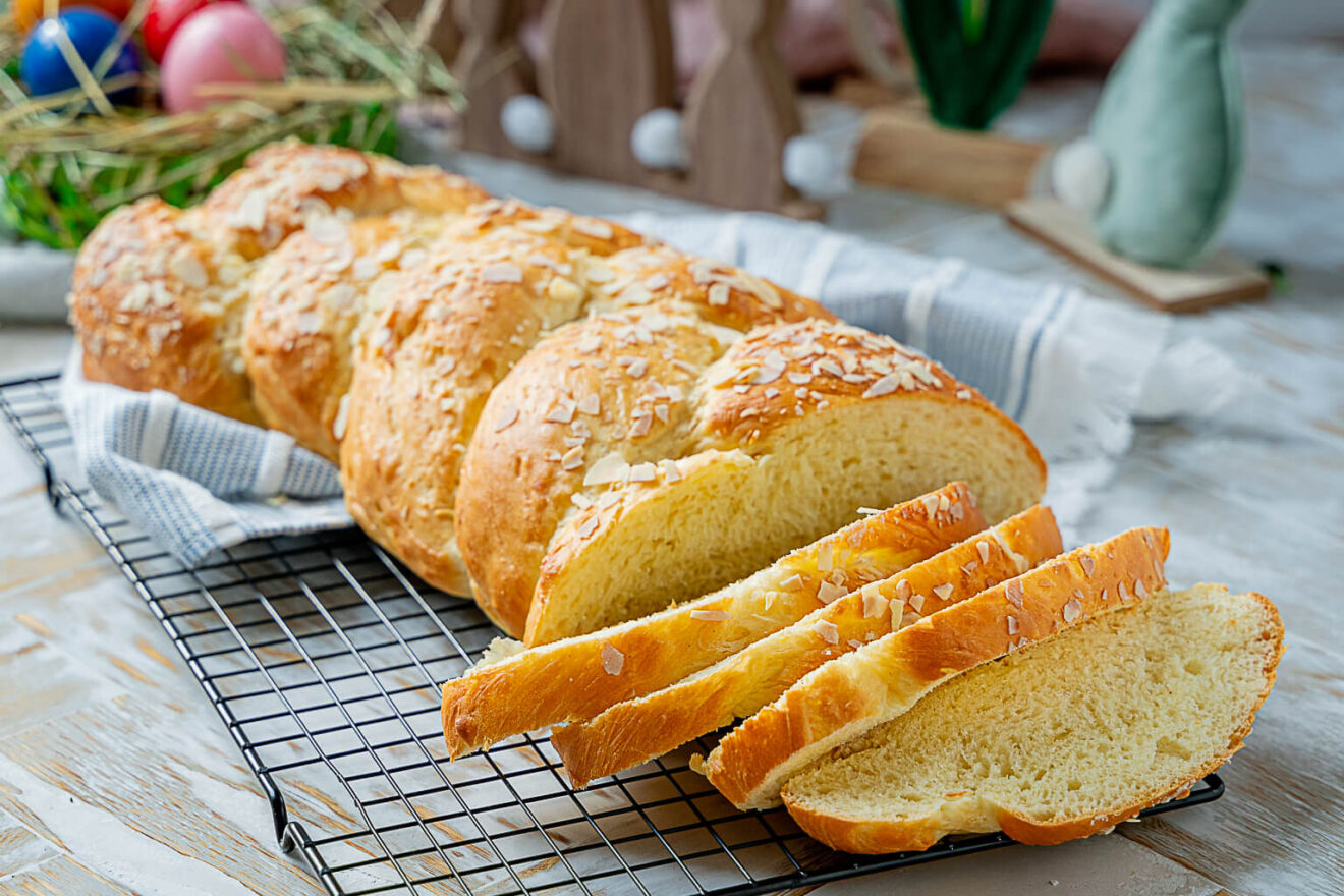 Einfaches Hefezopf Rezept zum selber Backen fürs Frühstück