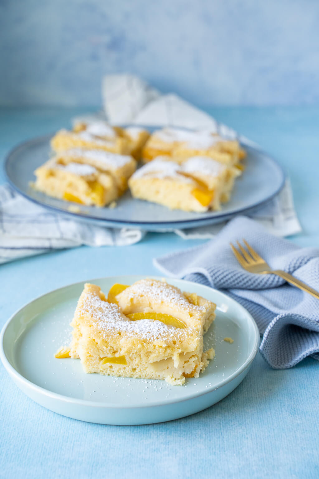 Mega saftig &amp; lecker - Pfirsich Buttermilchkuchen vom Blech - Einfach ...