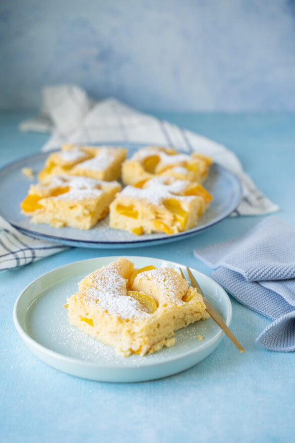 Mega saftig &amp; lecker - Pfirsich Buttermilchkuchen vom Blech - Einfach ...