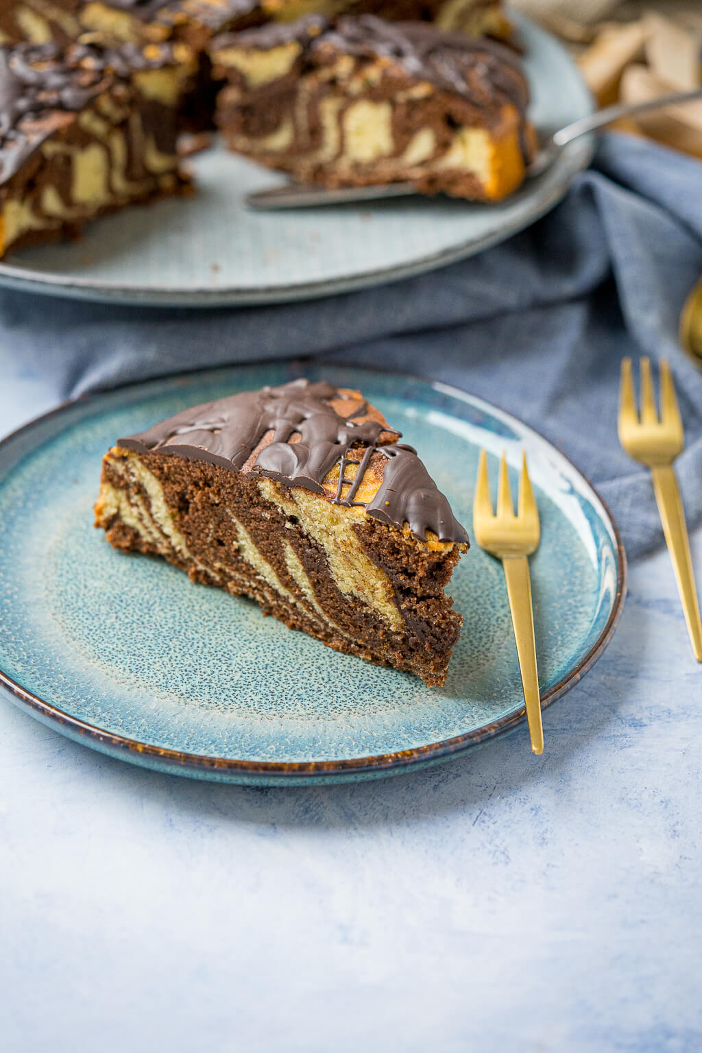 Mega saftiger Zebrakuchen - einfacher Marmorkuchen aus der Springform ... Mega saftiger Zebrakuchen - einfacher Marmorkuchen aus der Springform ...