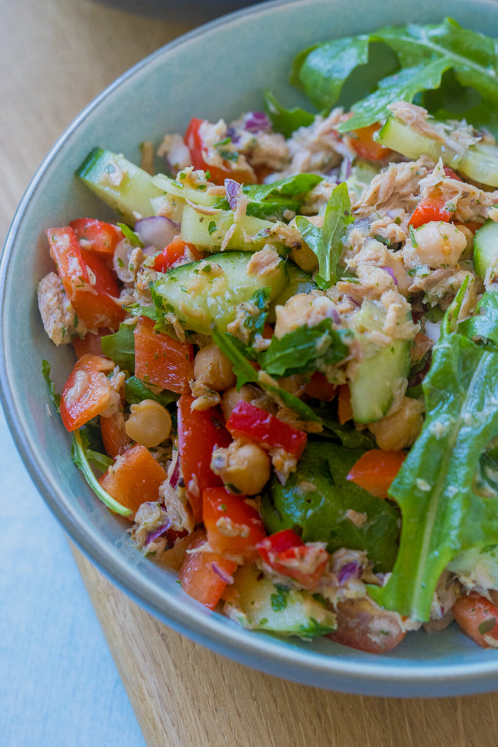 10 Minuten Thunfisch Kichererbsen Salat mit Blitz-Vinaigrette