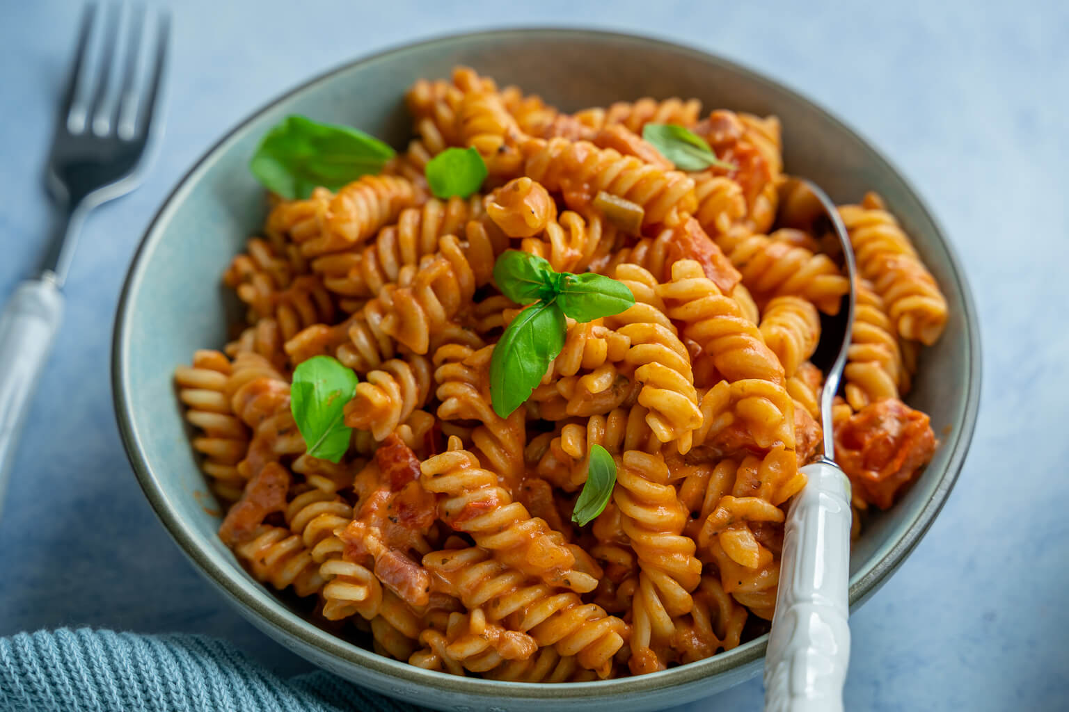 Alle lieben Nudeln mit Tomatensauce