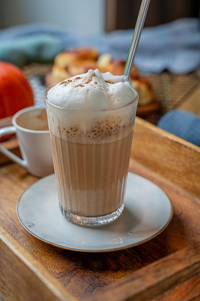 Super lecker und der perfekte Herbst Drink - warm, süß und köstlich - Pumpkin Spice Latte