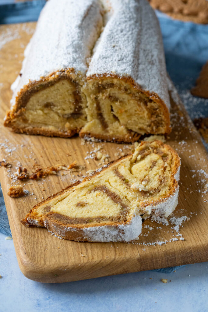 Spekulatius Stollen mit Marzipan