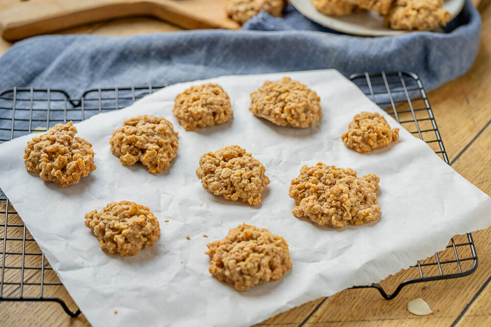 Haferflocken Walnusstaler - so einfach und lecker - Einfach Malene Haferflocken Walnusstaler - so einfach und lecker - Einfach Malene