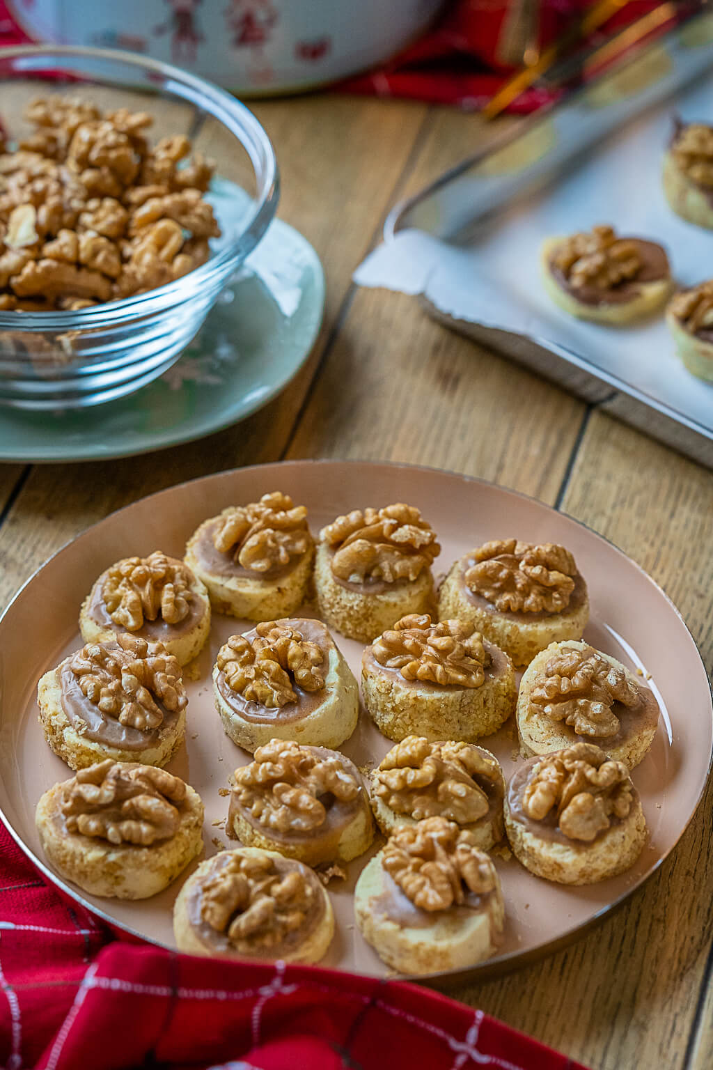Walnusstaler Rezept - Leckere Nussplätzchen ohne Ausstechen Walnusstaler Rezept - Leckere Nussplätzchen ohne Ausstechen