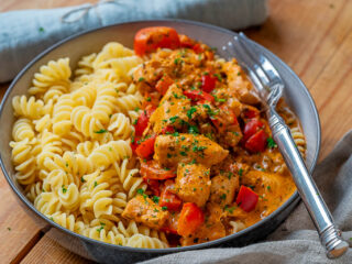 Super lecker und schnell gekocht - Paprika Sahne Hähnchen