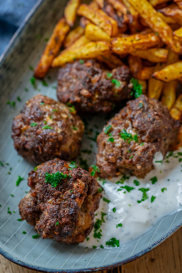 Die besten Köfte mit Joghurtsoße einfach selber machen