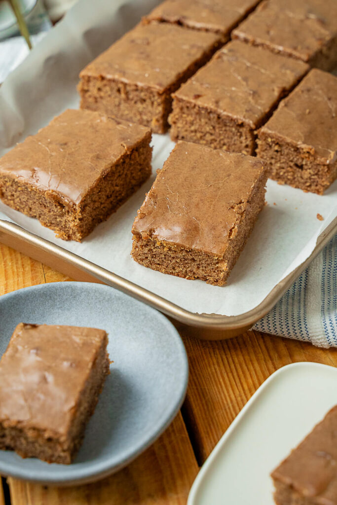 Probiere unbedingt diesen köstlichen Zimtkuchen