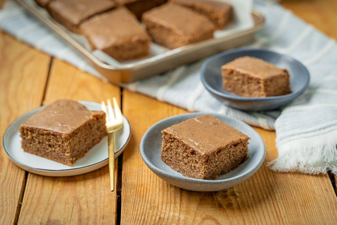 Saftiger Schoko Mohnkuchen mit Kirschen und Streuseln