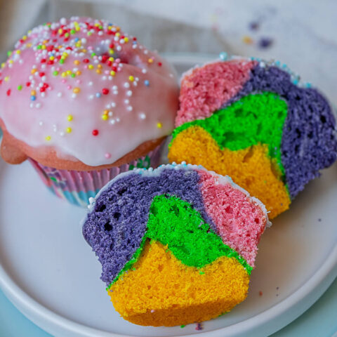 Regenbogen Muffins, wunderschöne Muffins für Kinder