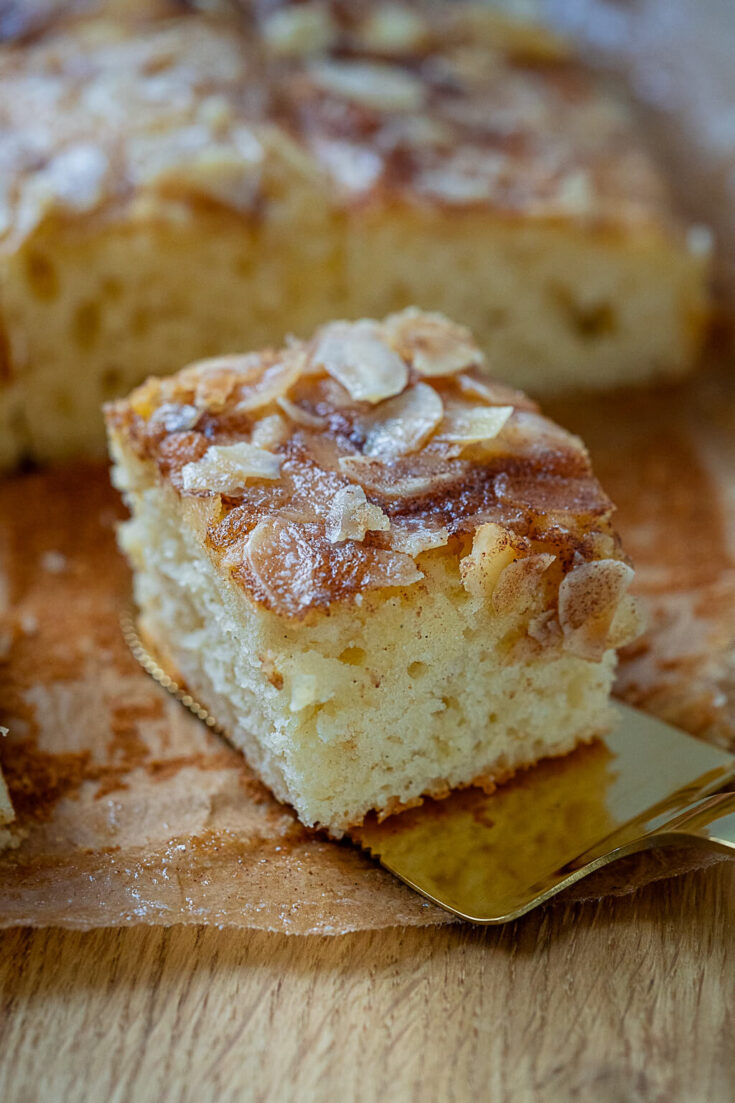 Buttermilchkuchen mit Zimt-Zucker-Mandelkruste - Einfach Malene Buttermilchkuchen mit Zimt-Zucker-Mandelkruste - Einfach Malene