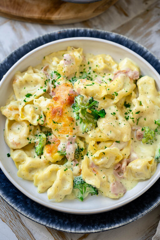 Tortellini Auflauf in Sahnesoße: Schnell und lecker