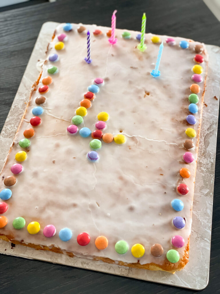 Geburtstagskuchen Zitrone mit Smarties