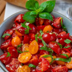 Köstlicher Tomatensalat - 10 Minuten Rezept