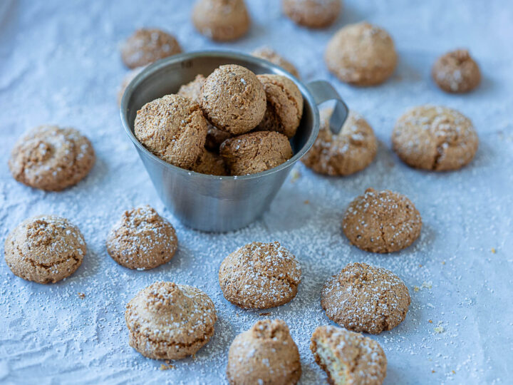 Kleine Amarettini backen – perfekt zur Eiweißverwertung