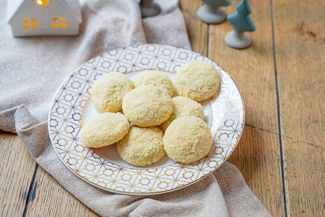 Zarte Schneebälle - einfaches Rezept für Vanille Butter Plätzchen ...