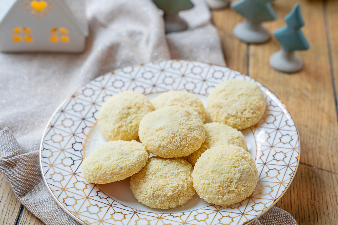 Zarte Schneebälle - einfaches Rezept für Vanille Butter Plätzchen ...