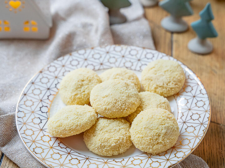 Zarte Schneebälle – einfaches Rezept für Vanille Butter Plätzchen