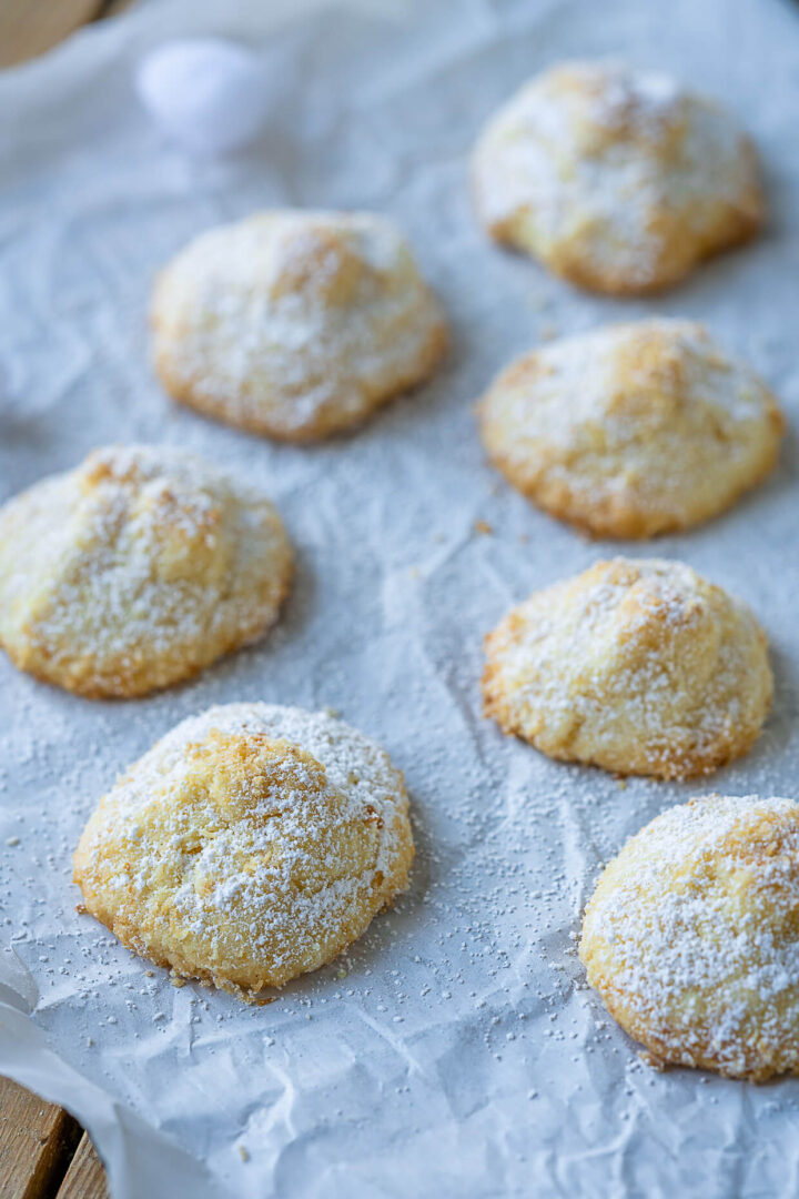 Schneeberge mit Kokos - zarte Butterplätzchen für den Advent Schneeberge mit Kokos - zarte Butterplätzchen für den Advent