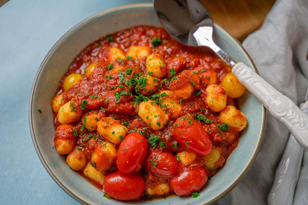 20 Minuten Gnocchi-Pfanne in Tomatensauce