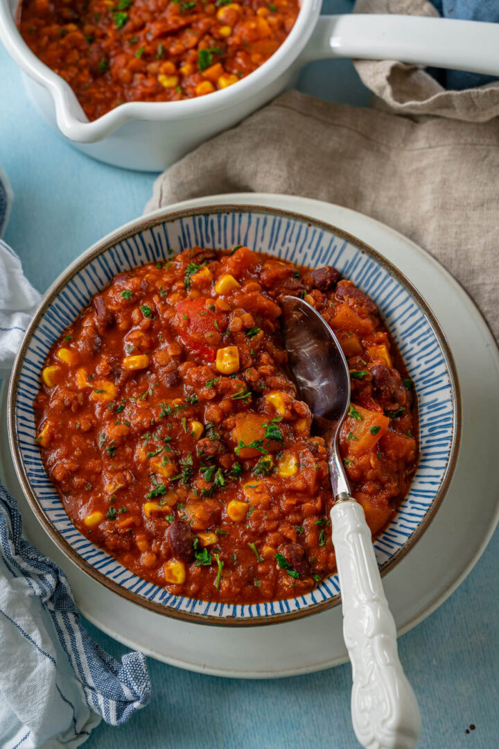 Chili sin Carne - vegetarisches Chili mit roten Linsen - Einfach Malene