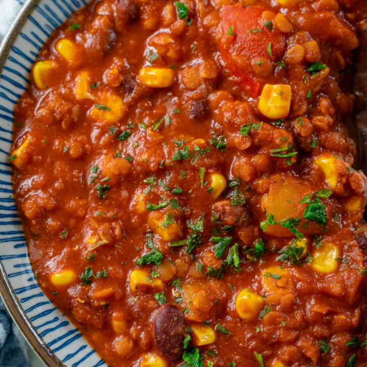Chili sin Carne - vegetarisches Chili mit roten Linsen - Einfach Malene