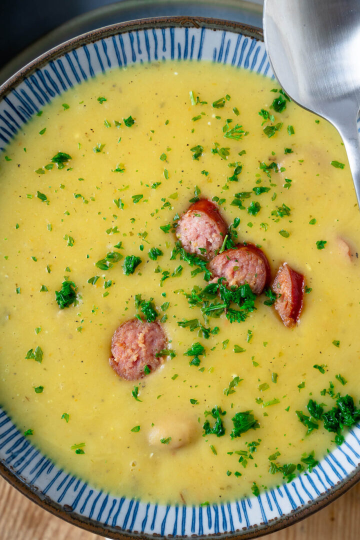 Kartoffelcremesuppe mit Mettenden -würzig, lecker & einfach zu kochen ... Kartoffelcremesuppe mit Mettenden -würzig, lecker & einfach zu kochen ...