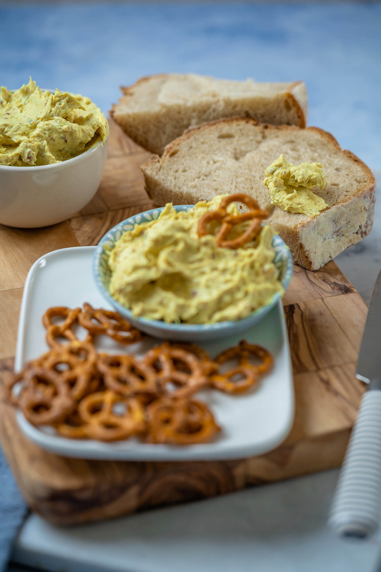 Geheimtipp Curry Dattel Dip - schneller Dip zum Snacken - Einfach Malene