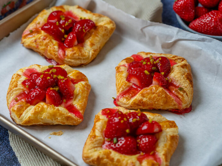 Erdbeer Pudding Blätterteig Teilchen – ruck zuck Kuchengenuss