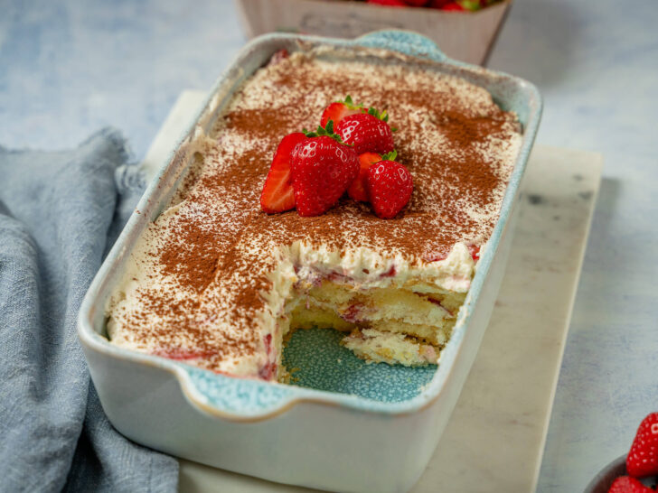 Erdbeer Tiramisu – super leckeres Dessert mit Mascarpone, Quark (und ohne Ei)