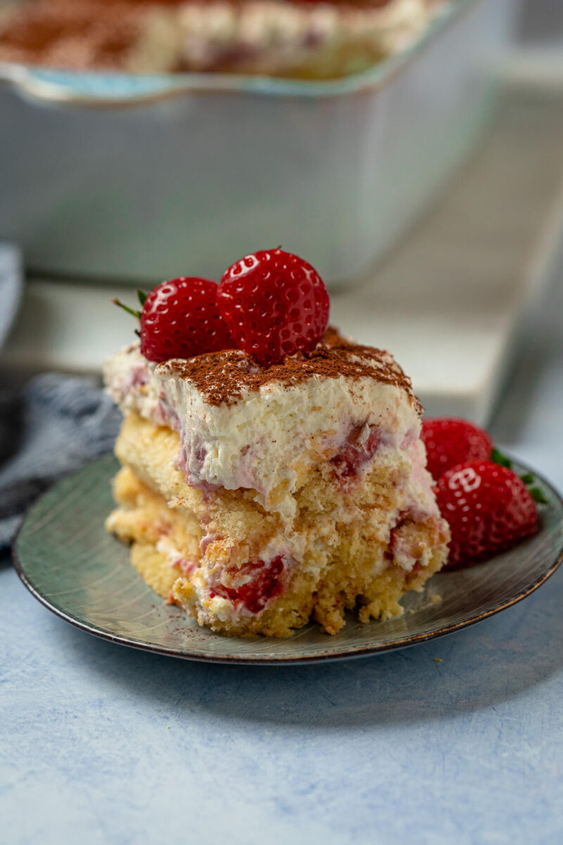 Erdbeer Tiramisu - einfaches Sommer-Dessert mit Mascarpone und Quark ...