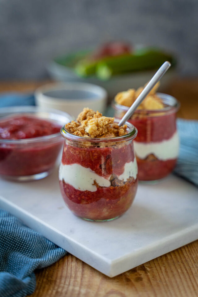 Rhabarberkuchen aus der Springform - mega lecker - Einfach Malene