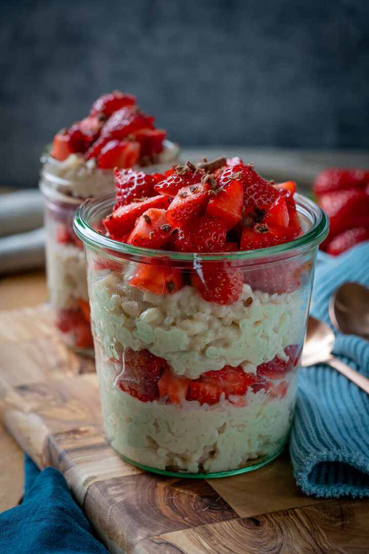 Milchreis mit Erdbeeren - so einfach ist das Grundrezept Milchreis mit Erdbeeren - so einfach ist das Grundrezept