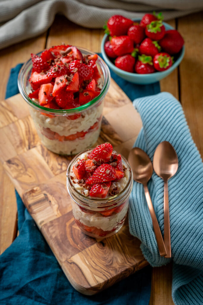 Sommerküche - Milchreis kalt mit Erdbeeren gebießen 