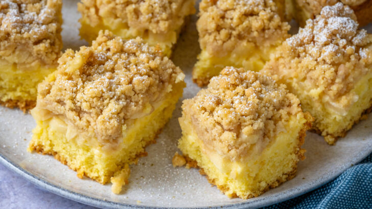 Rhabarber Streuselkuchen vom Blech - 1 Teig - super einfach und lecker ...