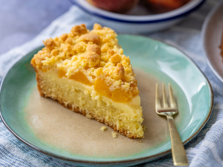 Pfirsich Streuselkuchen mit Vanillepudding – mega leckeres Kuchen Rezept