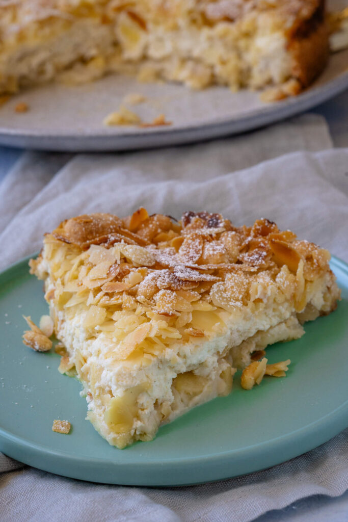 Apfel Käsekuchen mit Mandeln und Mürbeteig