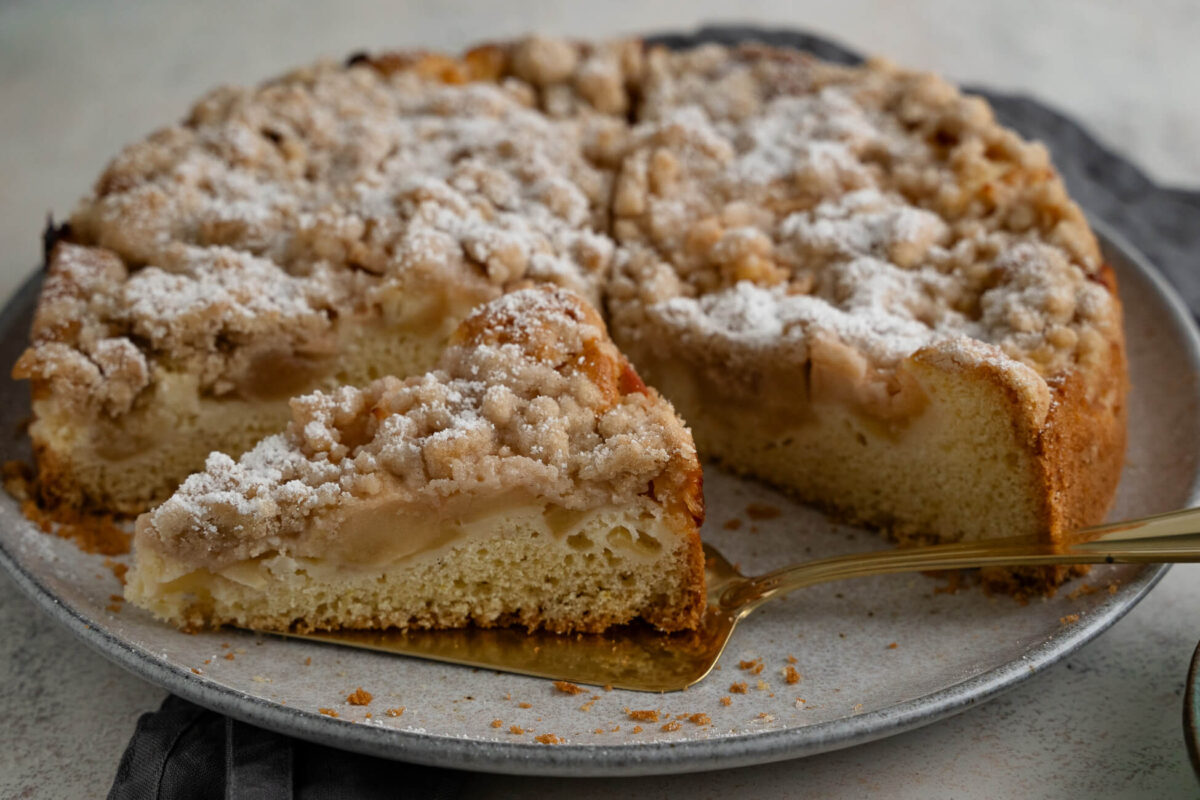 Saftiger Apfelkuchen mit Streuseln - einfach & lecker Saftiger Apfelkuchen mit Streuseln - einfach & lecker
