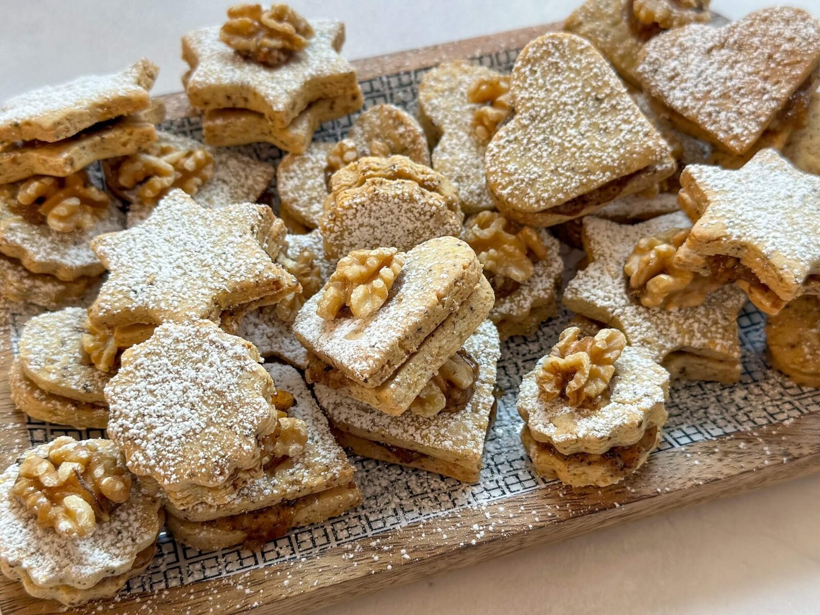 Walnuss Herzen - Rezept für gefüllte Walnussplätzchen
