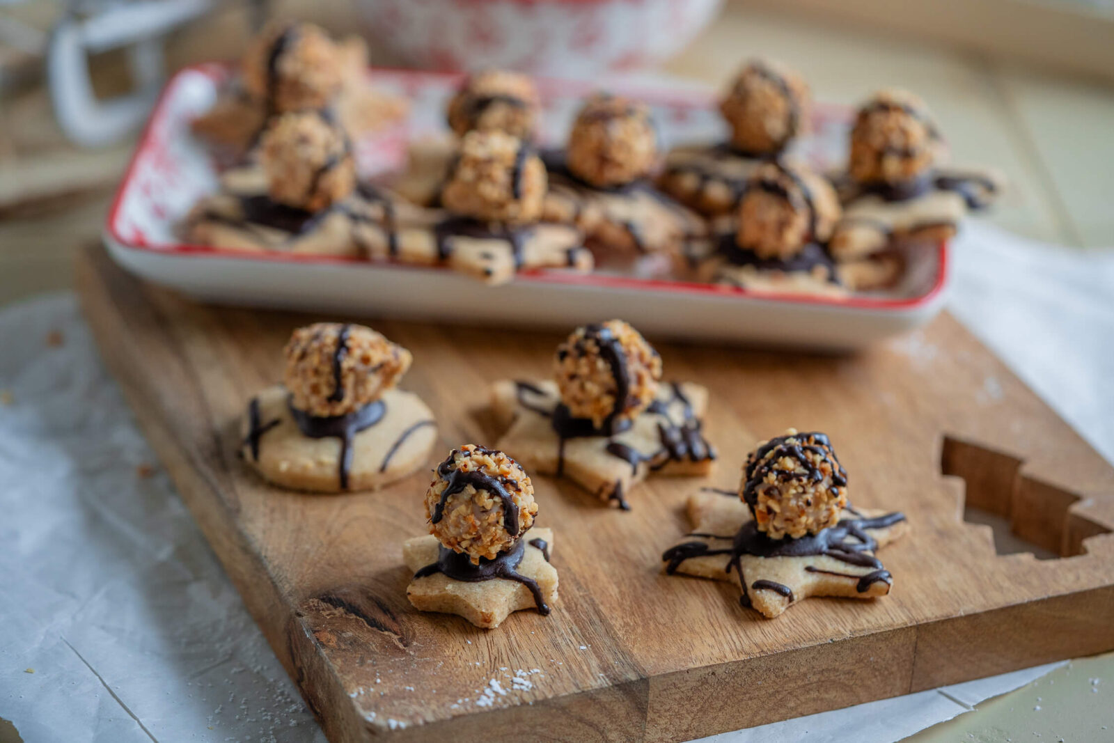 Haselnuss Sterne - leckere Weihnachtsplätzchen mit Nussfüllung ...