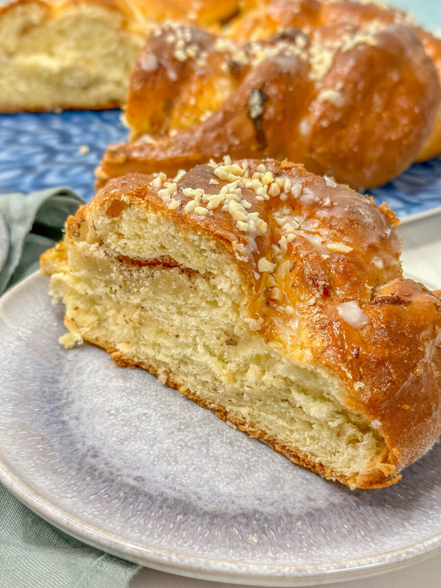 Mandel-Marzipan-Kranz - Marzipankuchen für die Weihnachtszeit - Einfach ...