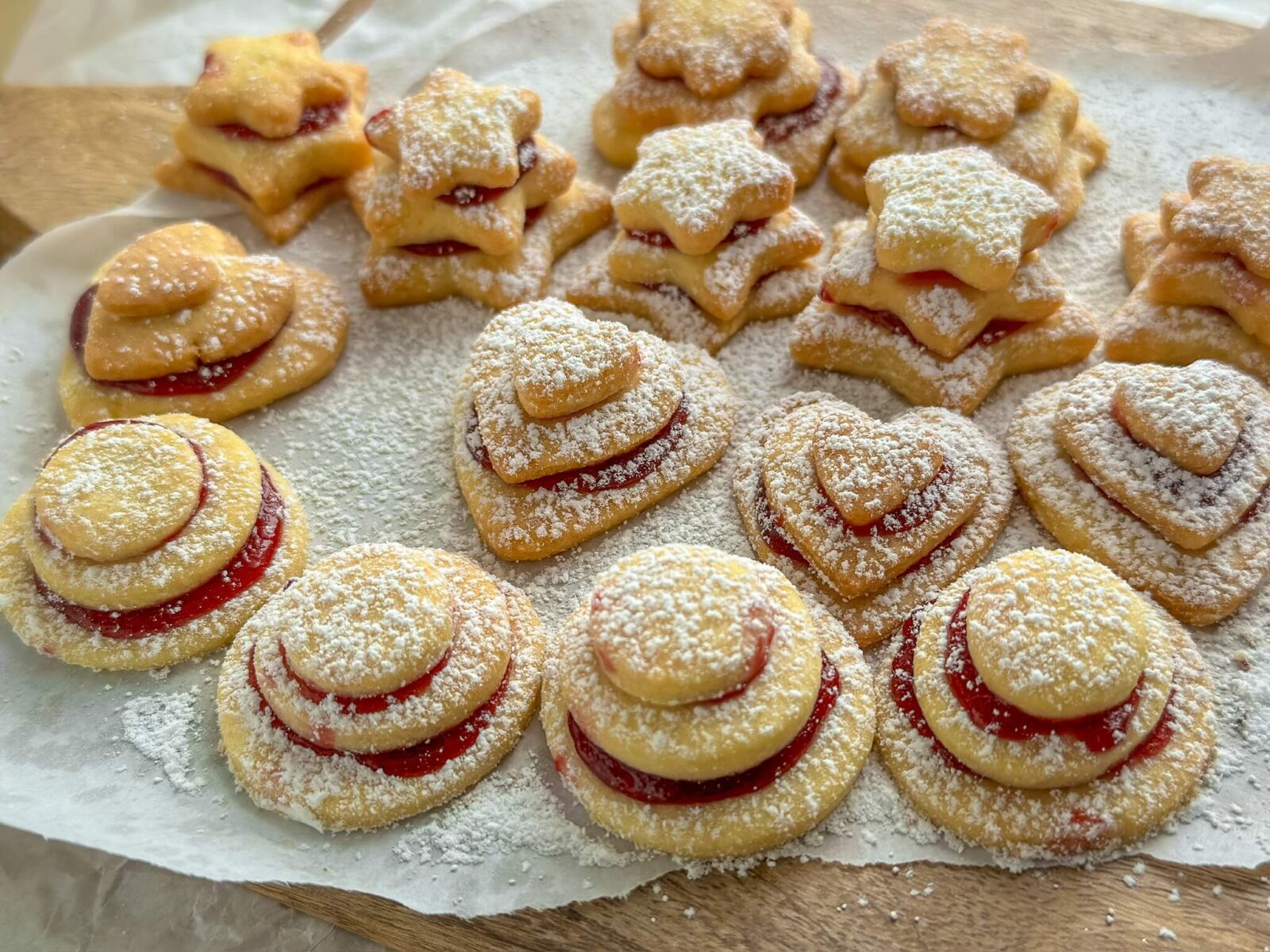 Haselnuss Sterne - leckere Weihnachtsplätzchen mit Nussfüllung ...