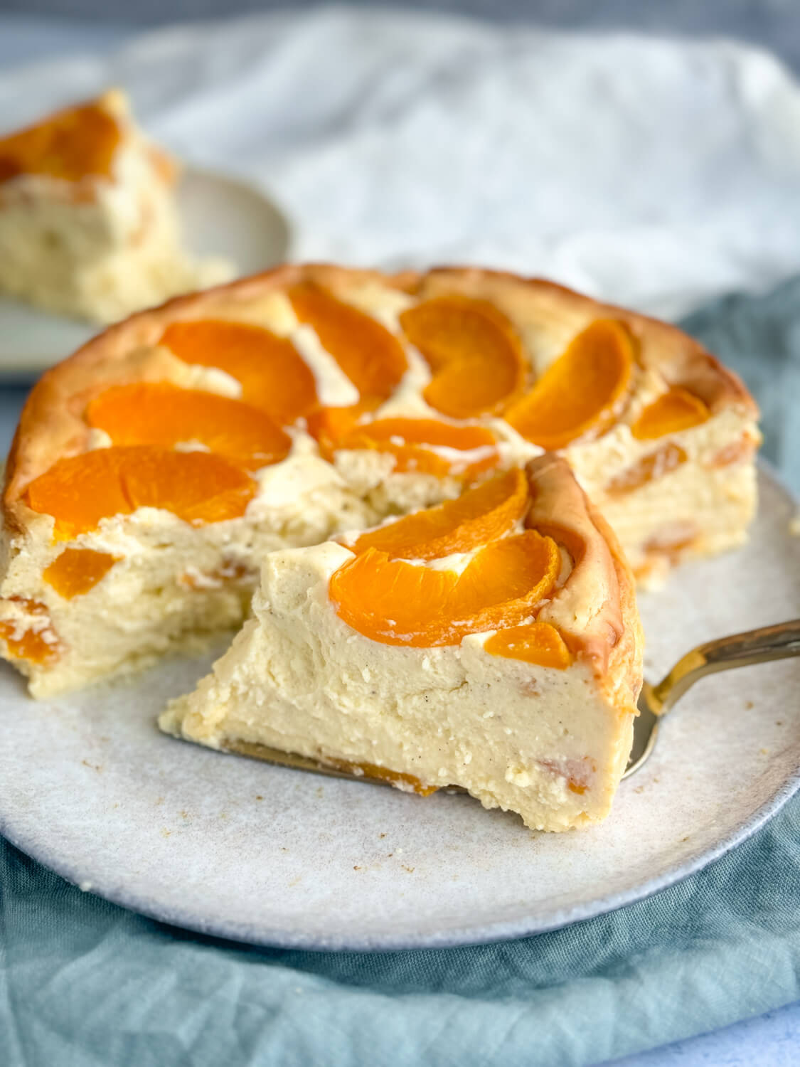 Einfaches Rezept für Käsekuchen mit Pfirsich - cremig und mega lecker ... Einfaches Rezept für Käsekuchen mit Pfirsich - cremig und mega lecker ...