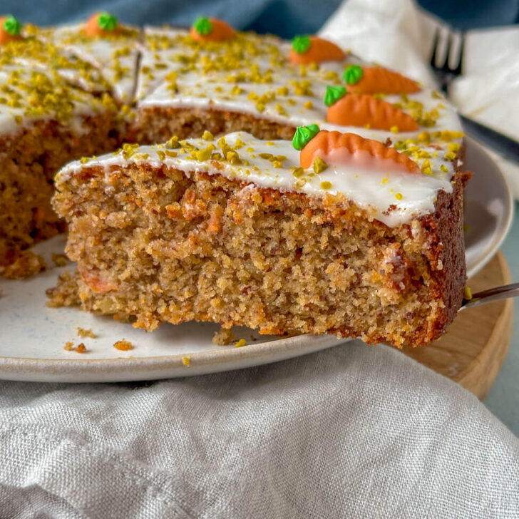 Rüblikuchen - saftiger Karottenkuchen für die Osterzeit - Einfach Malene