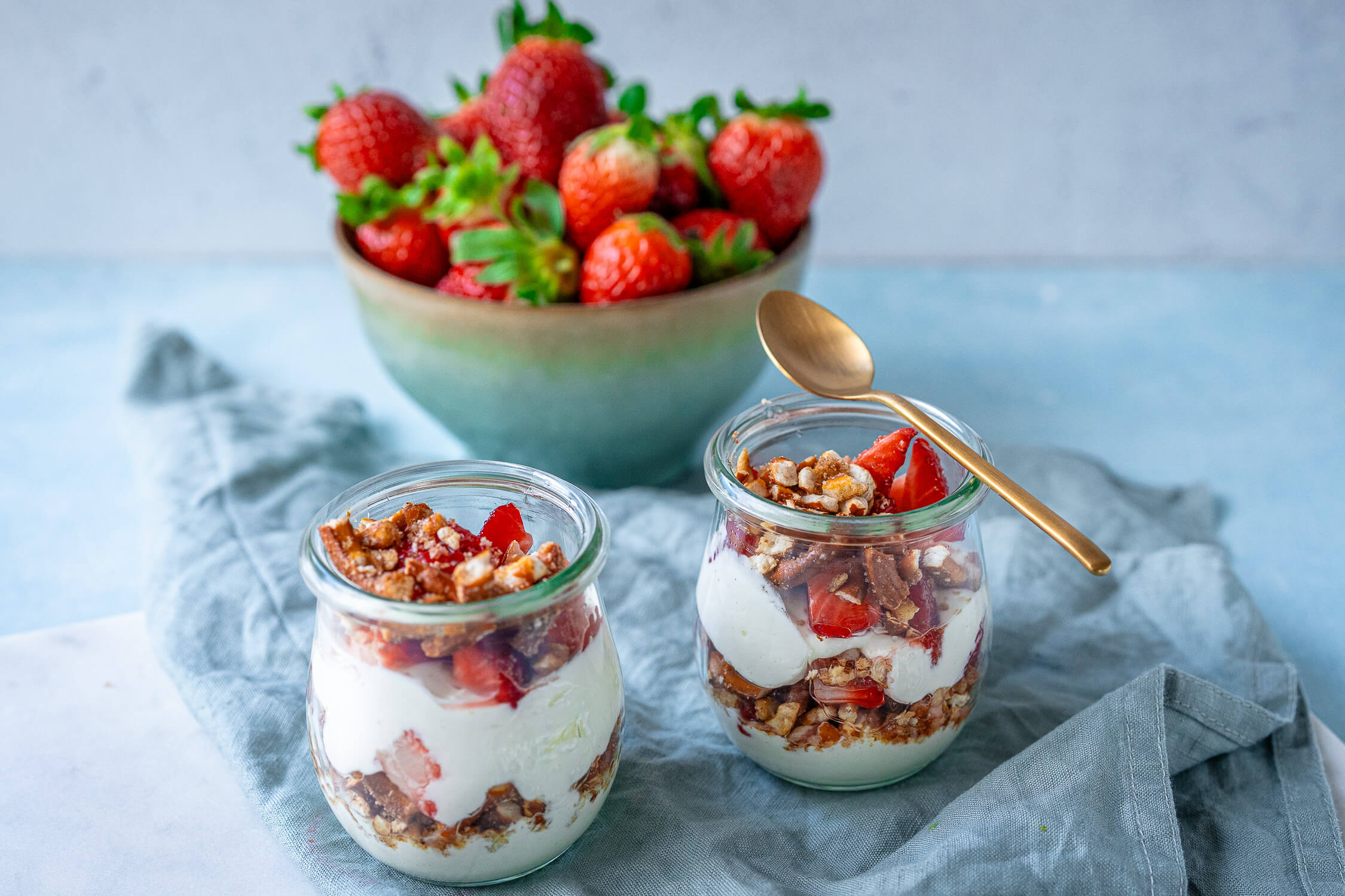 Erdbeer Brezel Schichtdessert im Glas