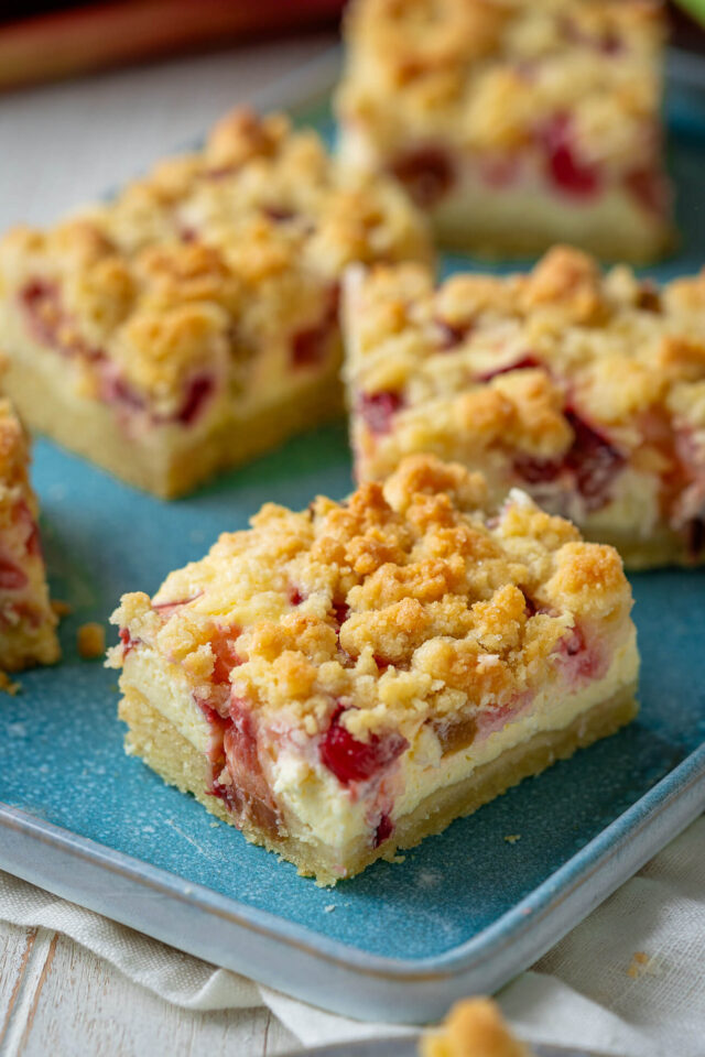 Lecker, einfach &amp; saftig: Rhabarberkuchen mit Joghurt