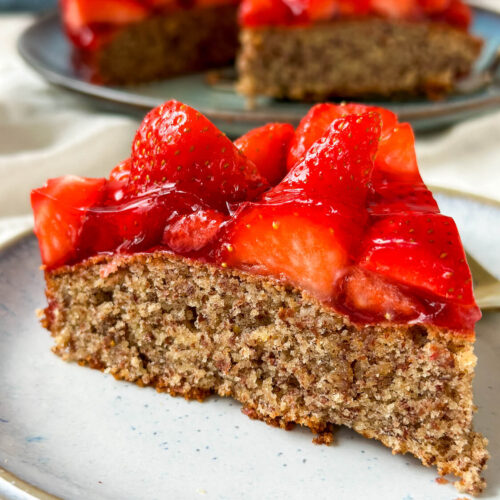 Erdbeerkuchen backen - Rezept für glutenfreien Mandelkuchen