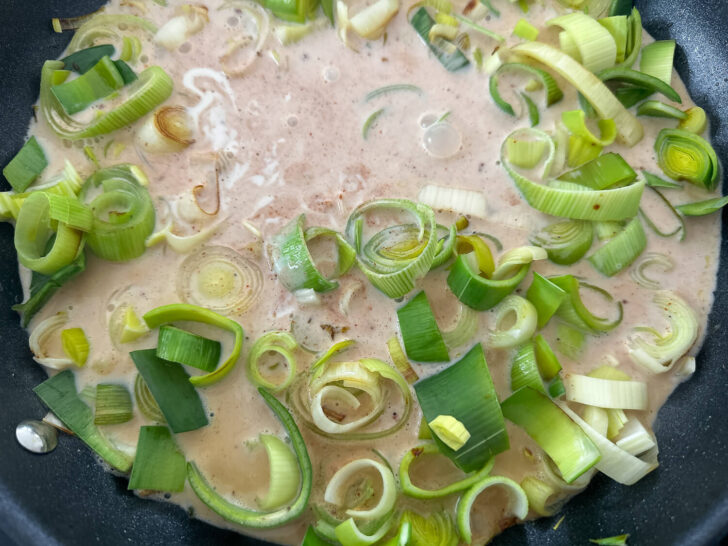 Rahmporree mit gebackener Süßkartoffel &amp; gebratener Pute